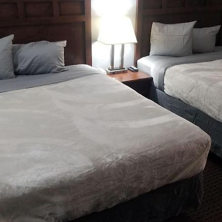 Hotel 2 Queen Beds Hotel Room 220 Booking Stillwater Eksteriør bilde